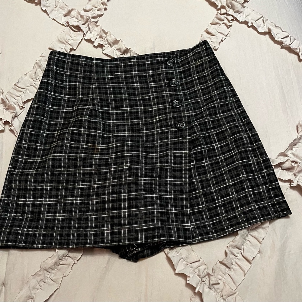 Tracy Evans/women’s Black and White Plaid Skirt/Shorts size 5